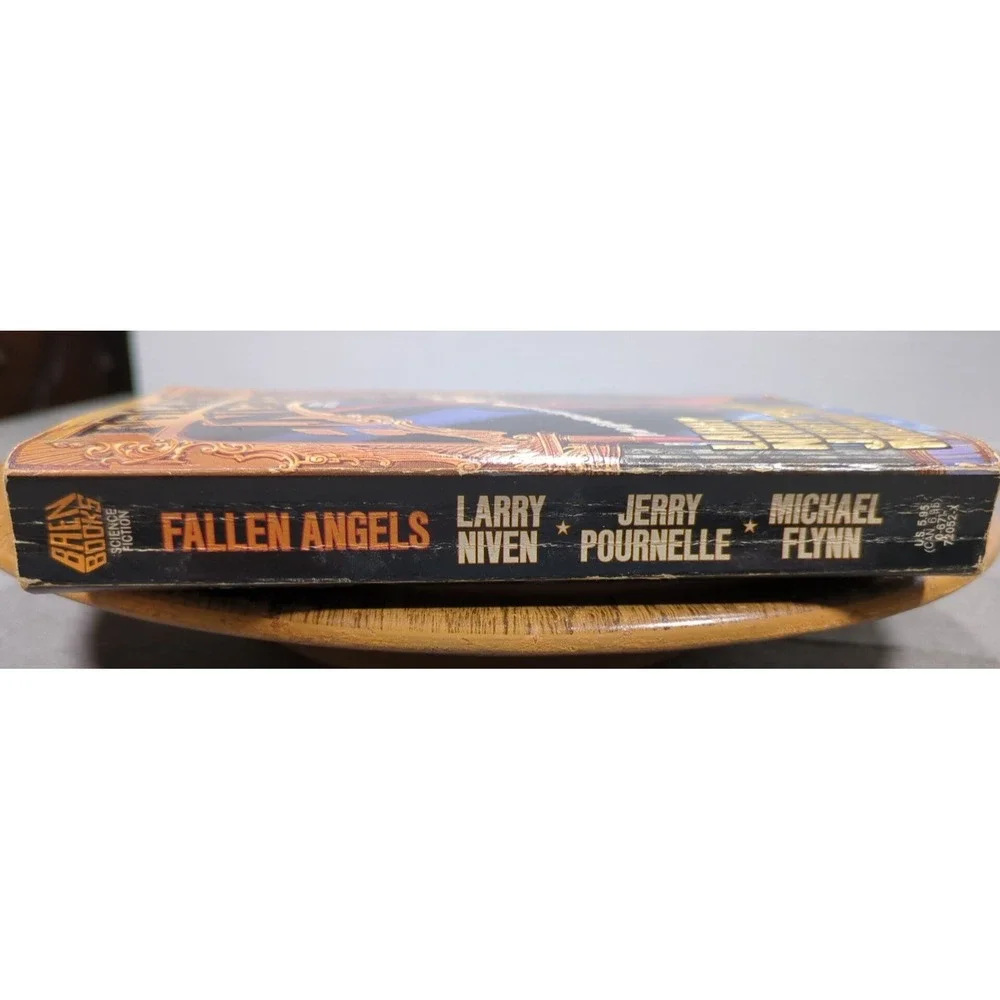 Fallen Angels Larry Niven Jerry Pournelle Baen Books 1st Printing 1991 VTG‎ PB